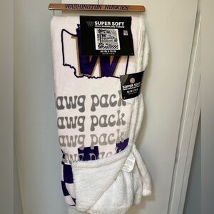 Seattle Washington Huskies throw